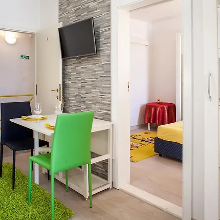 Mira Apartament *